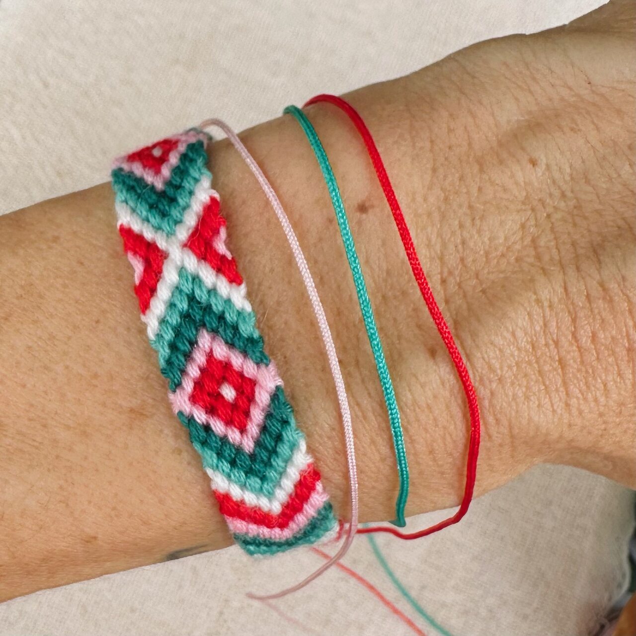 set trança algodão pop it & pecinha no fio