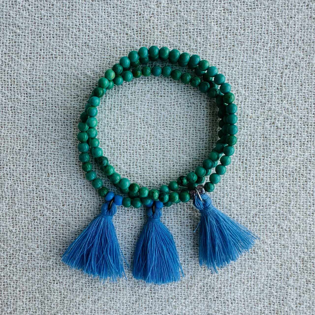 pulseira beads vermelho e branco