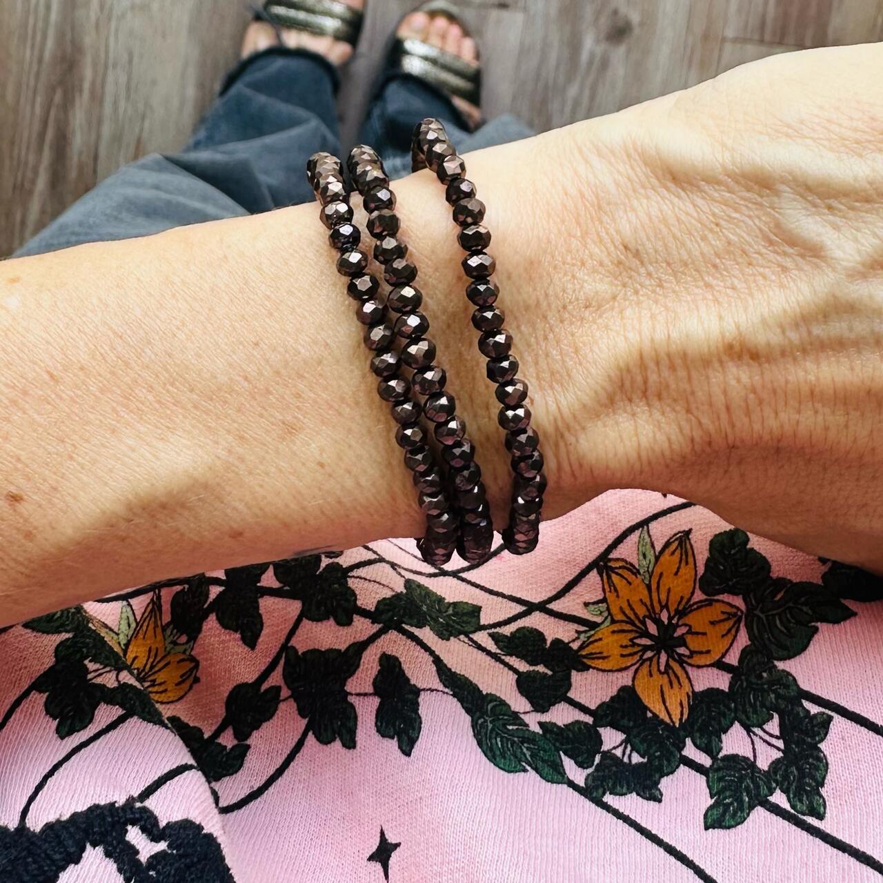 pulseira beads vermelho e branco