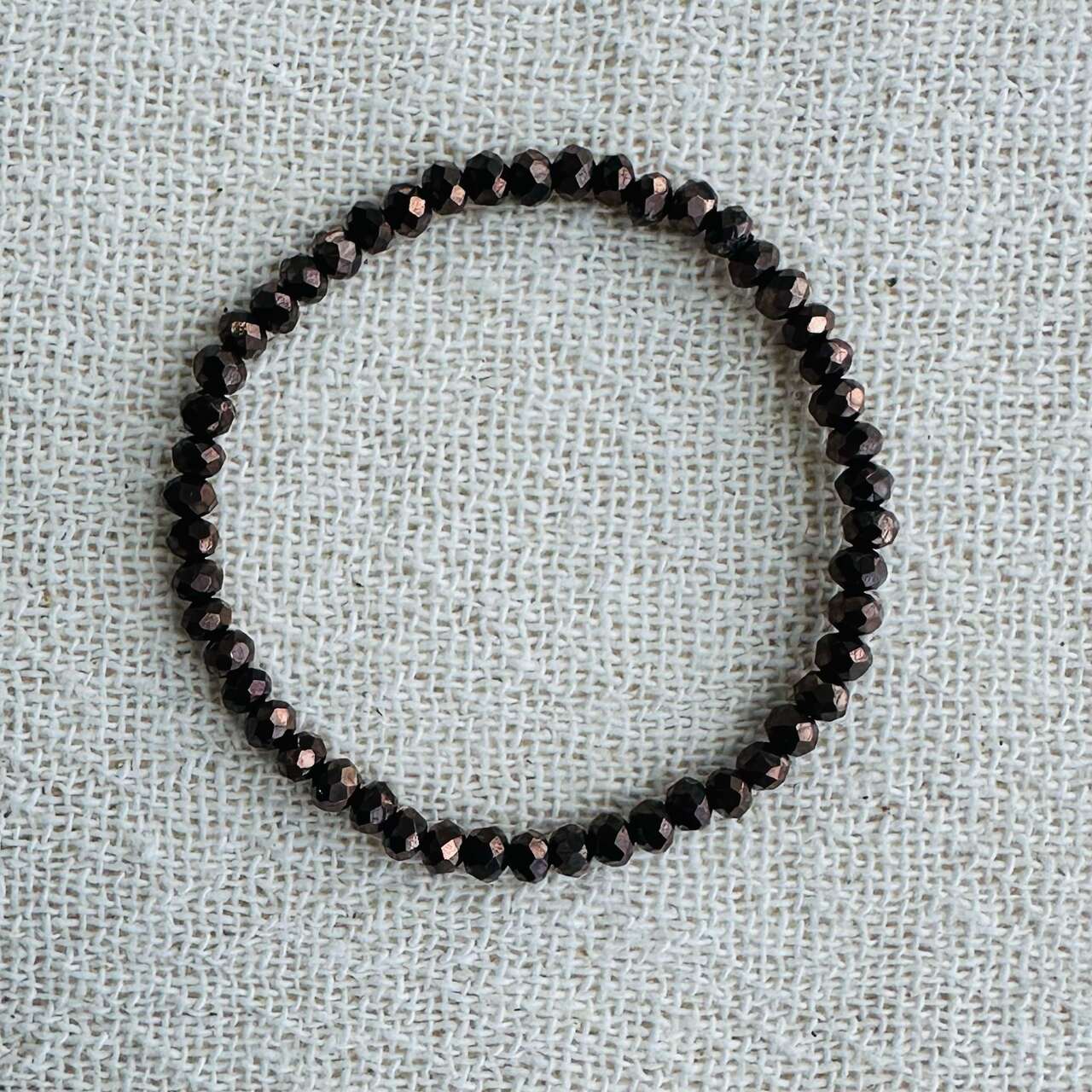 pulseira beads vermelho e branco