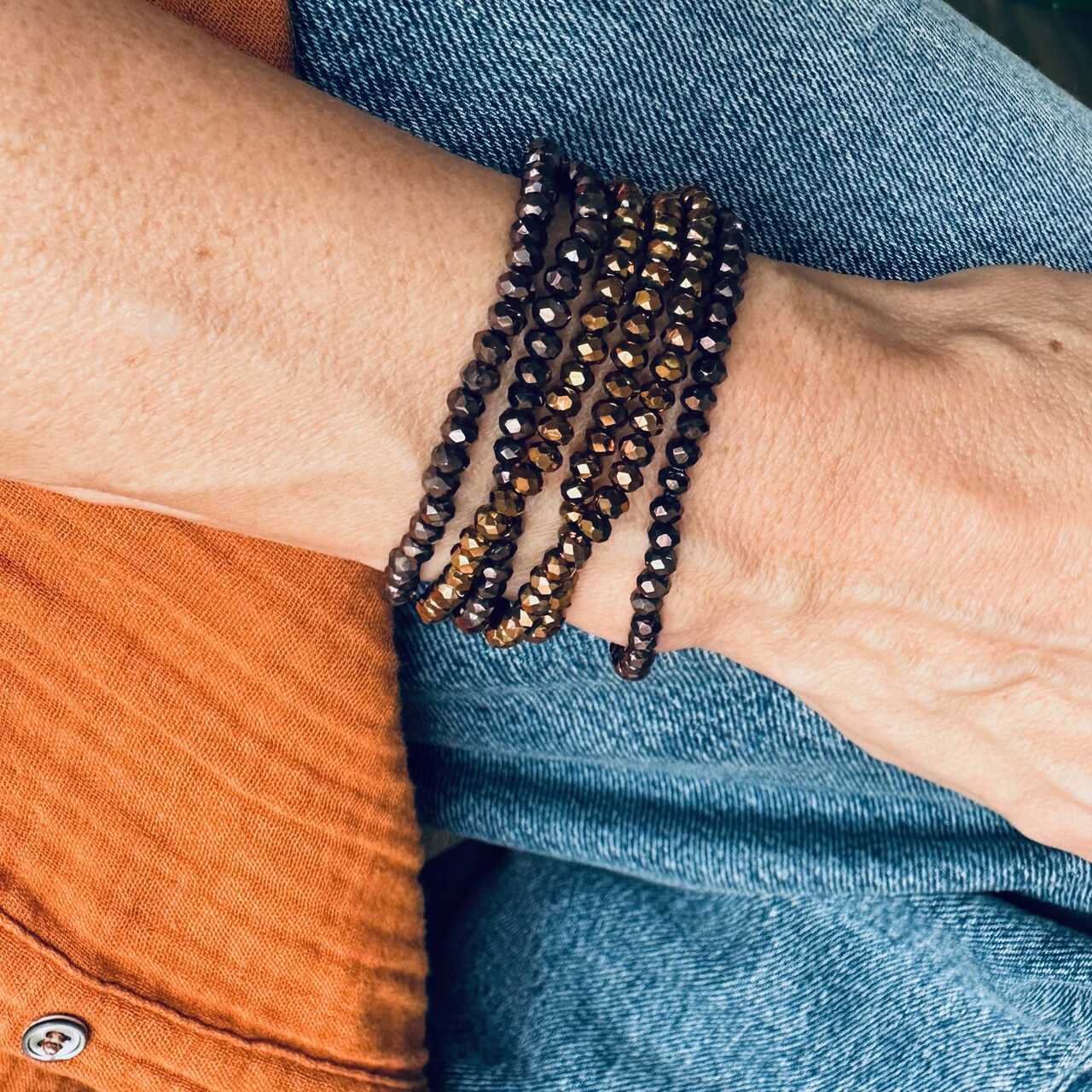 pulseira beads vermelho e branco