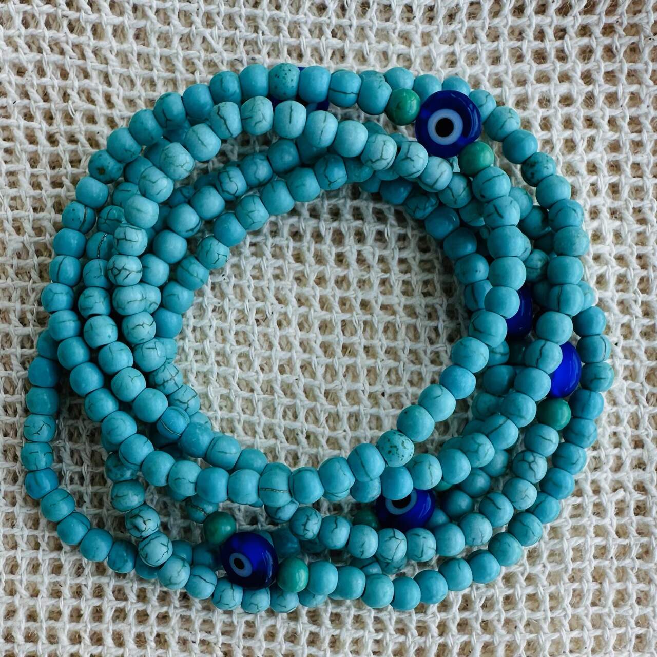 pulseira beads vermelho e branco