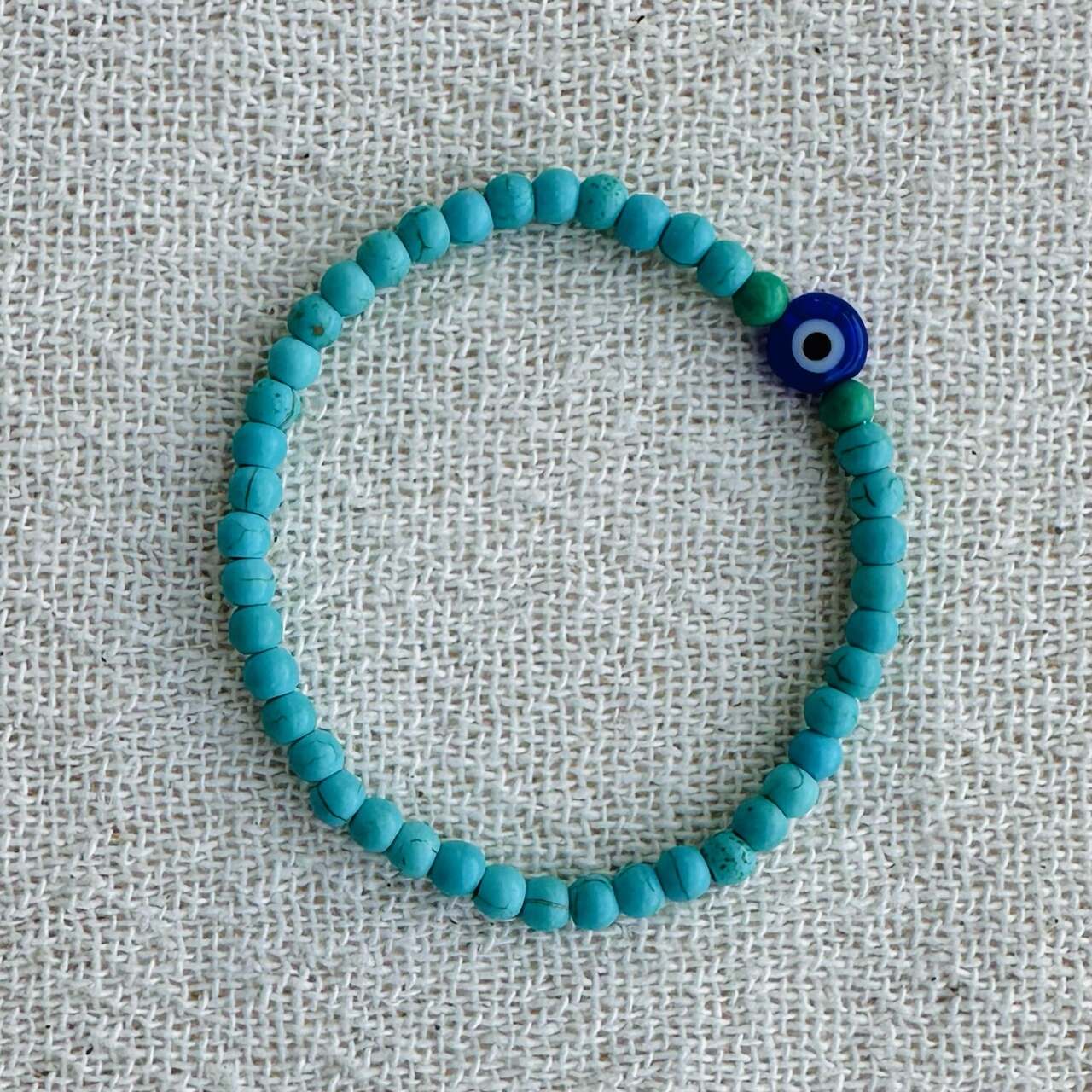 pulseira beads vermelho e branco