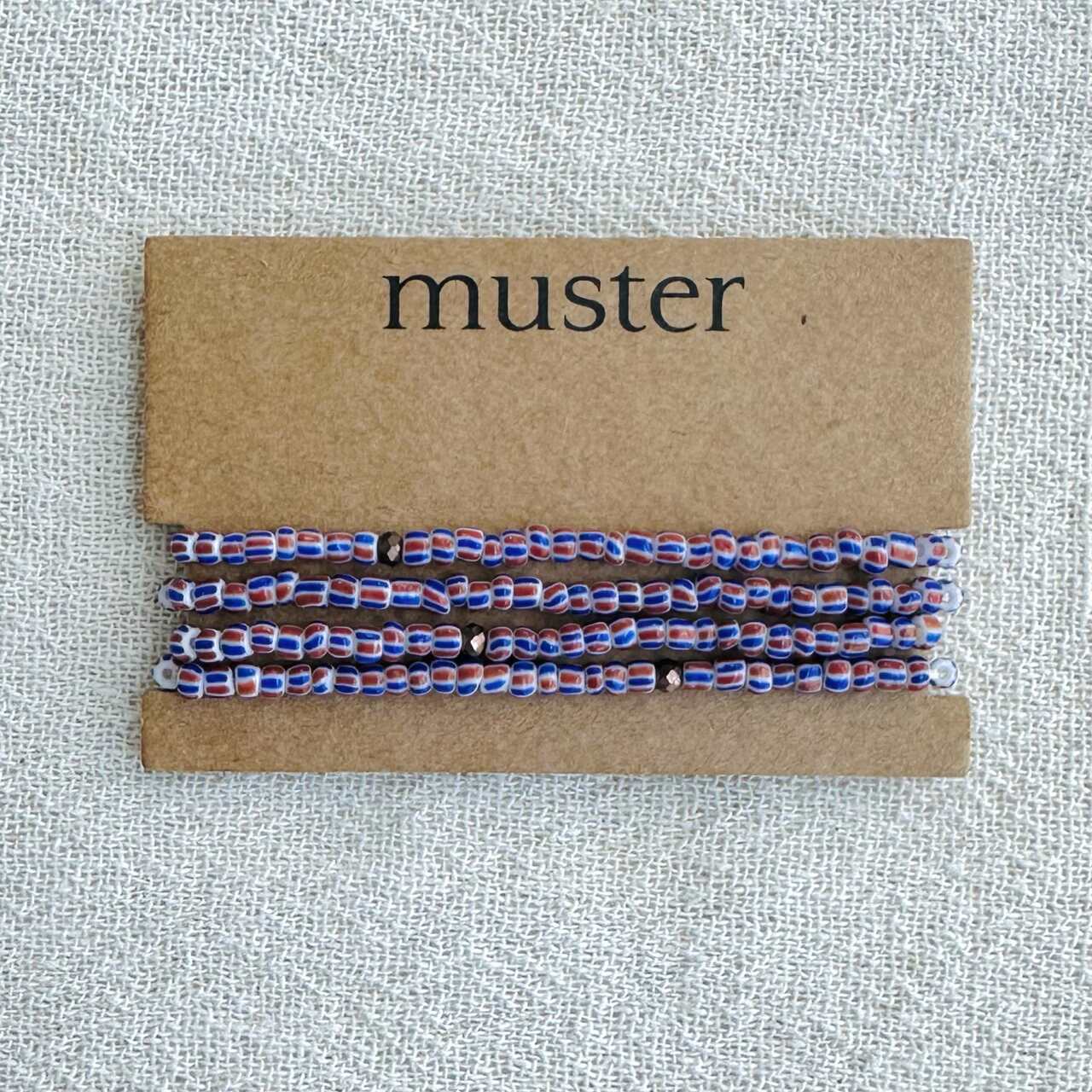 pulseira beads vermelho e branco