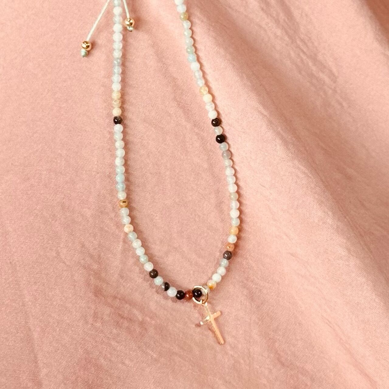 colar tiny acqua crucifixo gold